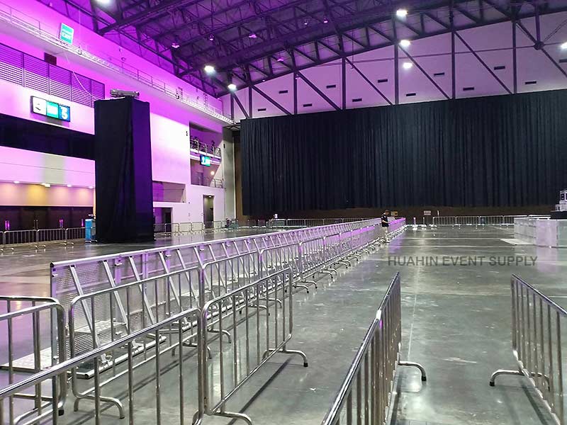 แผงกั้นคอนเสิร์ต